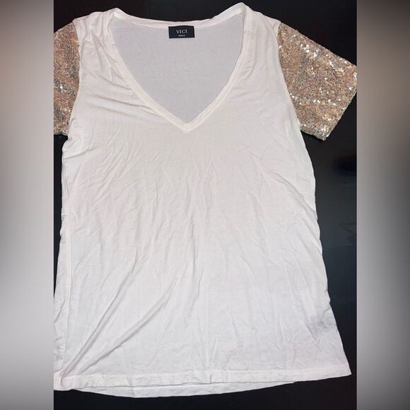Vici Deep V-Neck Sequins Sleeve Top Size Small EUC - Picture 2 of 8